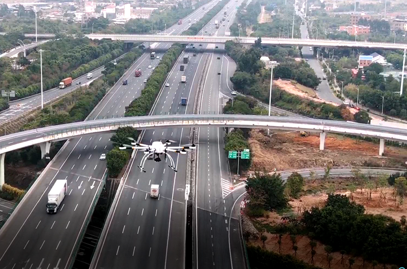 廈門高速交警啟用“無人機空地一體交警執(zhí)法新(圖1)